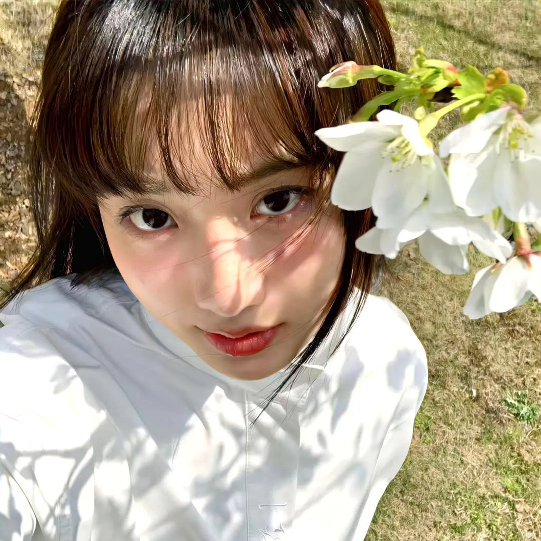 黑金地的女人海报